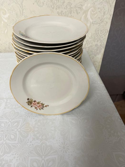 продам тарелки диам 17 см