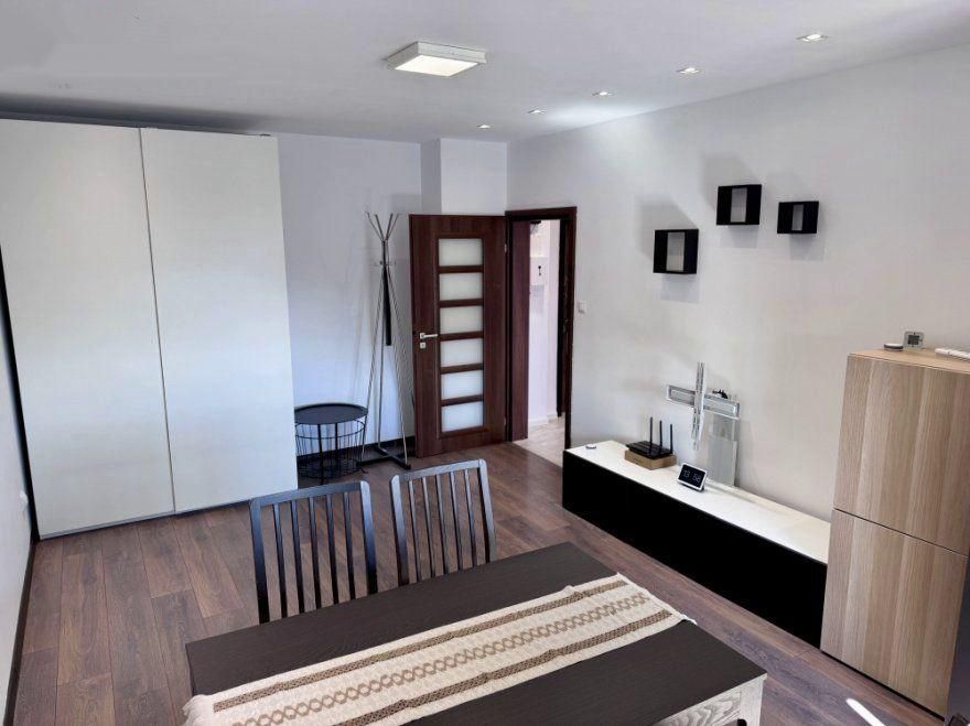 Двустаен апартамент в ж.к. Левски Г