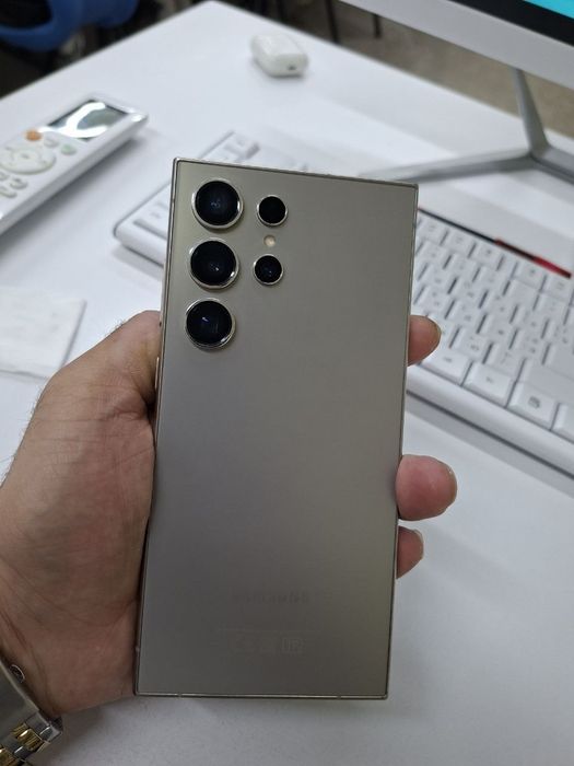 Samsung S24 ultra qisqasi zo'r holatda