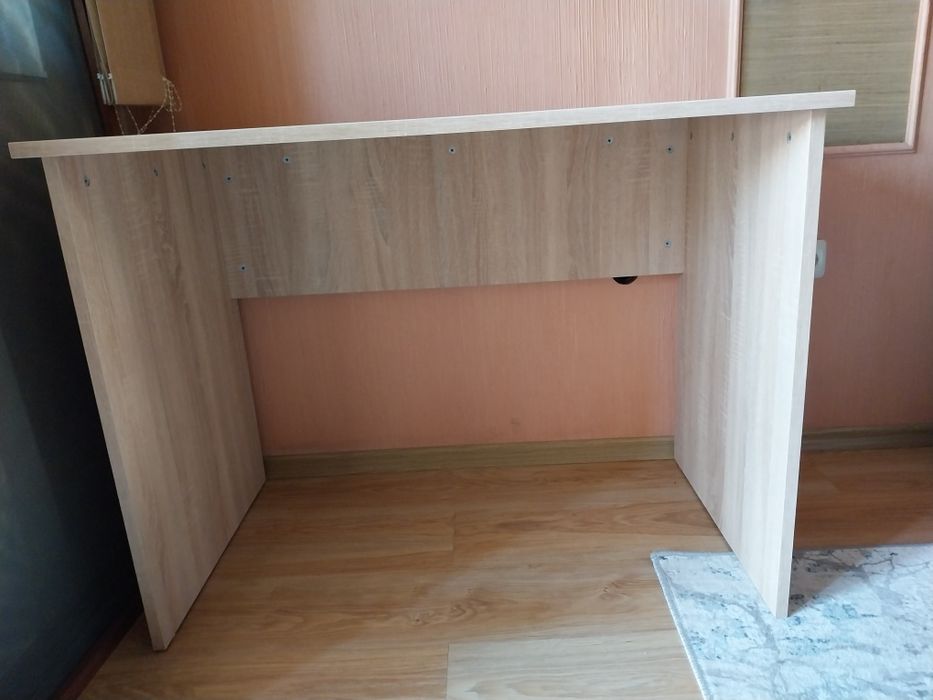 Ново боро,ТВ шкаф и дървена маса за хранене