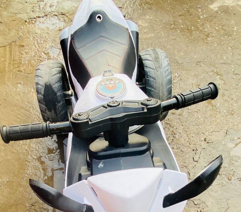Detskiy moto sotiladi