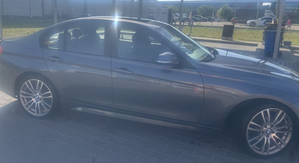 * BMW 320d xDrive Pachet M interior /exterior
