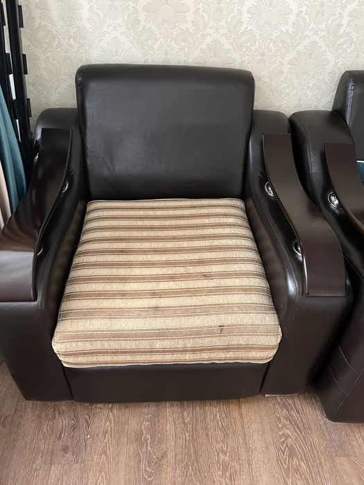 Продается мини диван и кресло