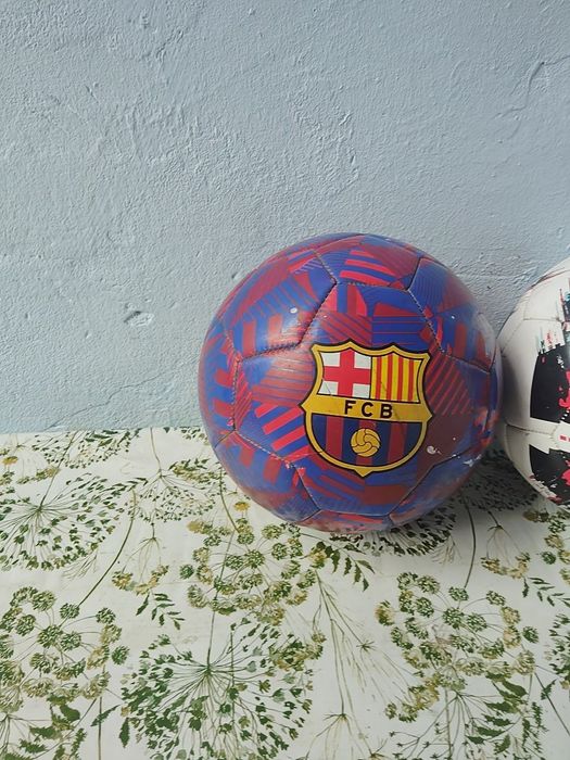 Продавам топки за Футбол