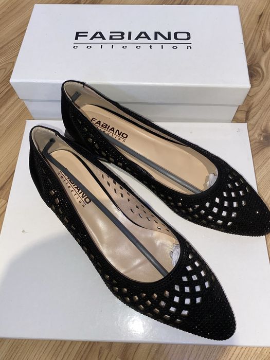 Fabiano Елегантни балеринки с нисък ток и камъчета
