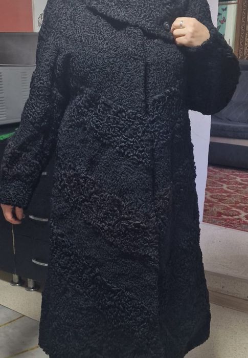 Продам каракулевую шубу
