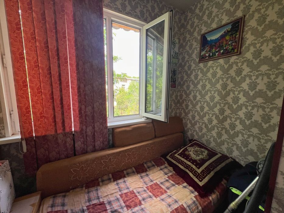 Продаю  2-х комнатную квартиру на массиве Феруза