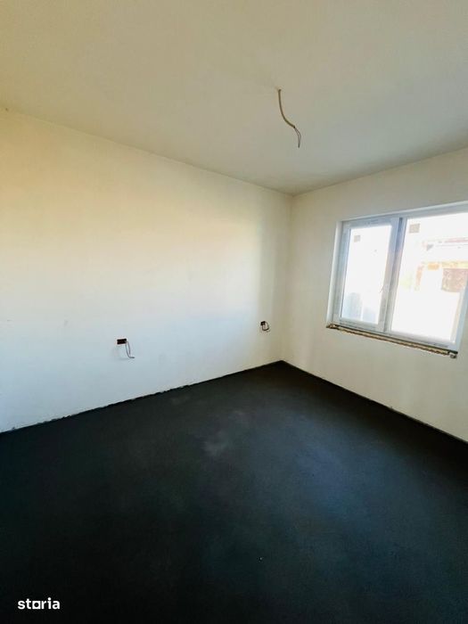 Casa finisata la cheie cu 5 camere in localitatea Santandrei