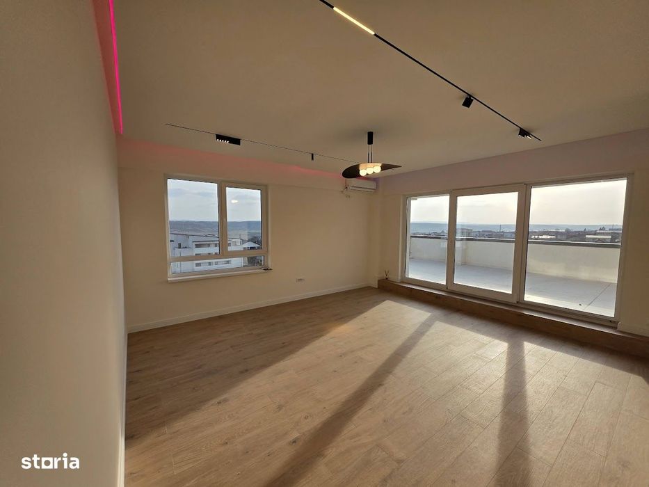 Apartament cu 3 camere de vanzare tip penthouse, Valea Lupului