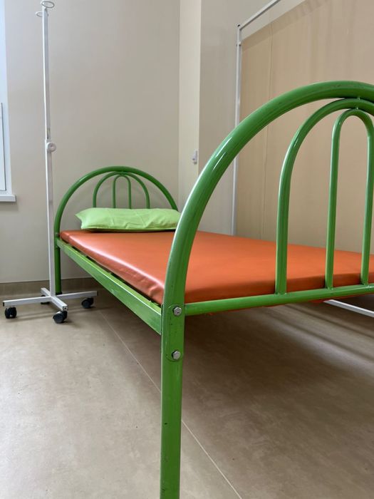 Кровать для пациентов.