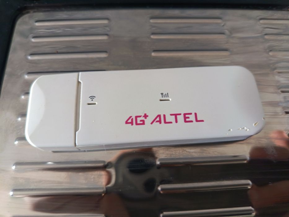 Продам 4G+ USB Wi-Fi модем Altel (б/у)