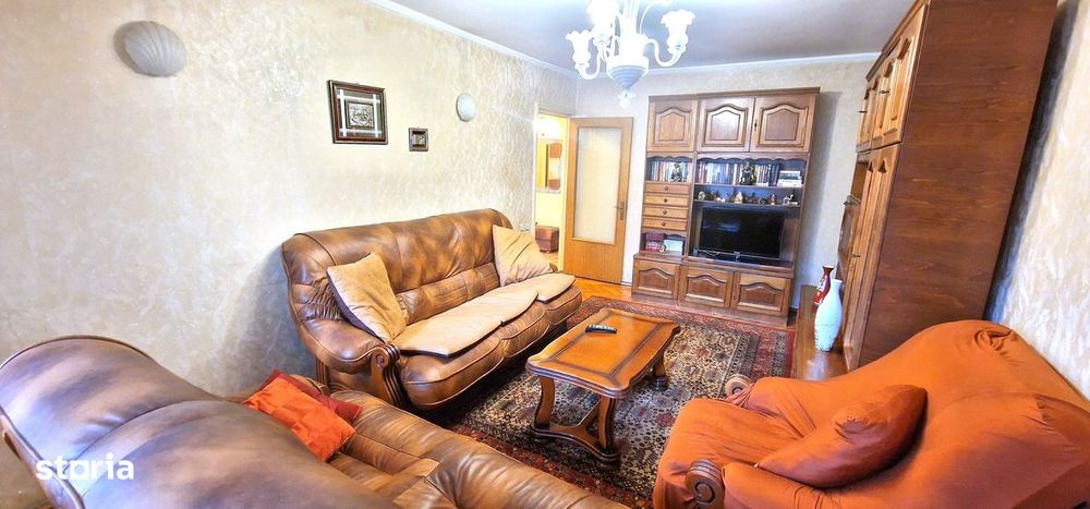 Trei camere decomandat etajul 1, Dacia