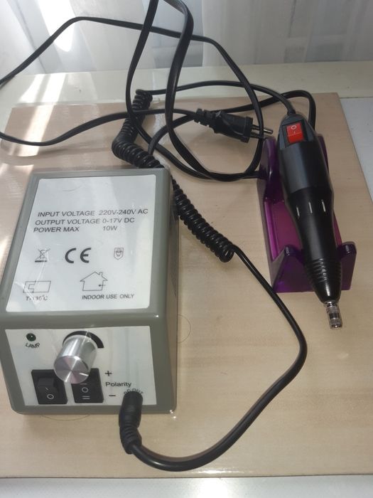 Freză electrică unghii Mercedes 2000 (20.000 RPM) – Stare impecabilă
Descriere: