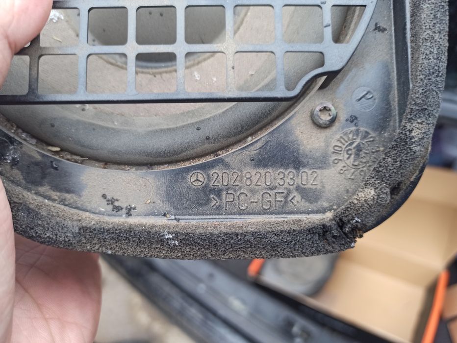 Колонки Мерседес w202