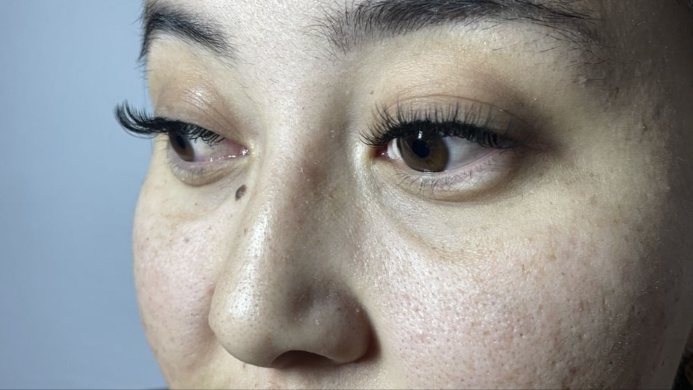 Наращивание ресниц 4000 тг