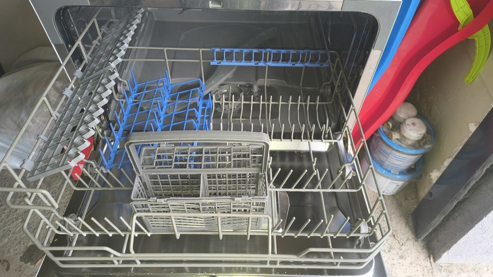 Masina de spalat vase Candy - compacta, marime mica, sub lavoar