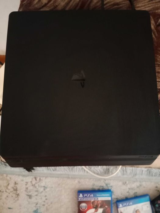 Ps 4 почти новый
