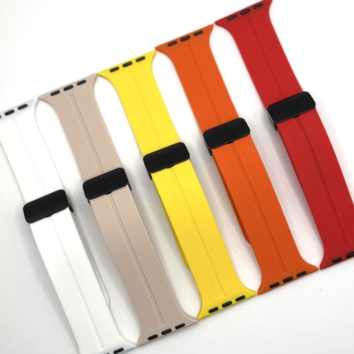 Силиконови каишки с магнит за Apple Watch ULTRA/SE/11/10/9/8/7/6/5/4