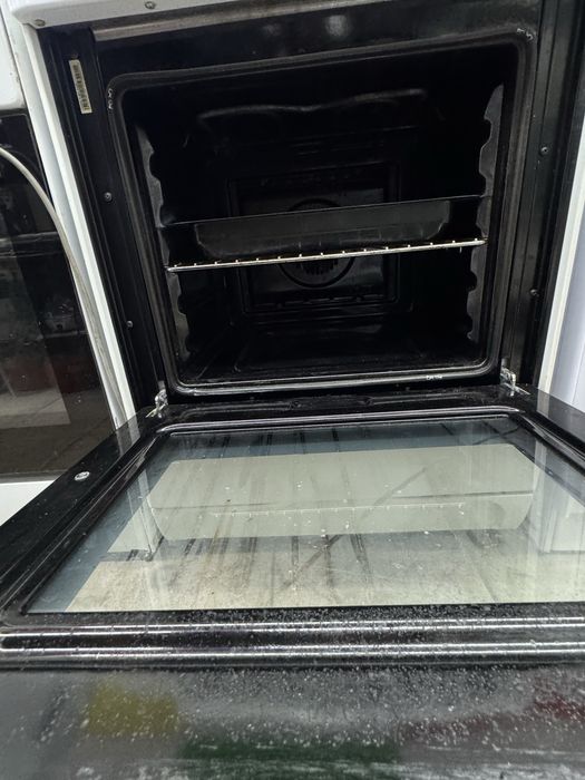 Готварска печка керамични котлони ZANUSSI