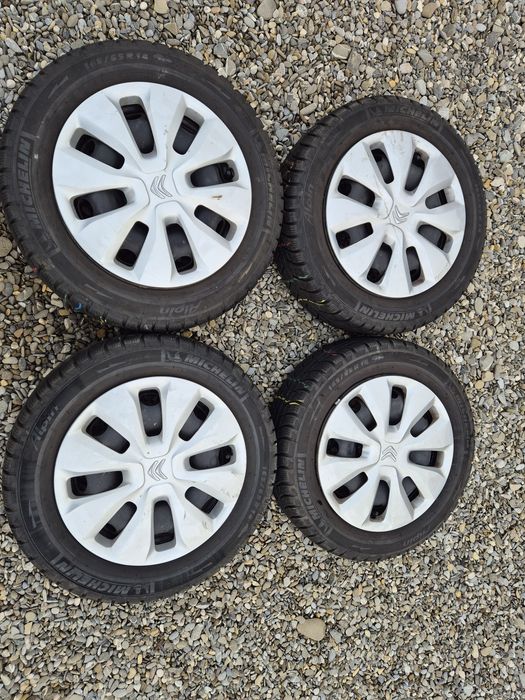 Vând jante+cauciucuri 165/65/14 M+S de Citroen,Peugeot,Toyota