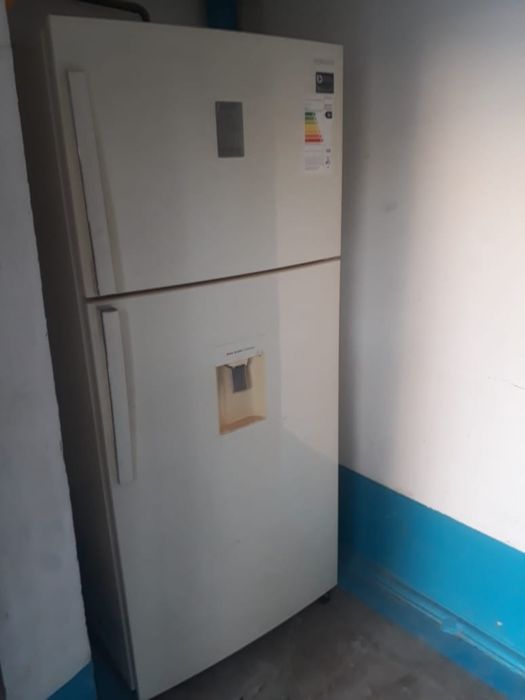 Холодильник сатылады