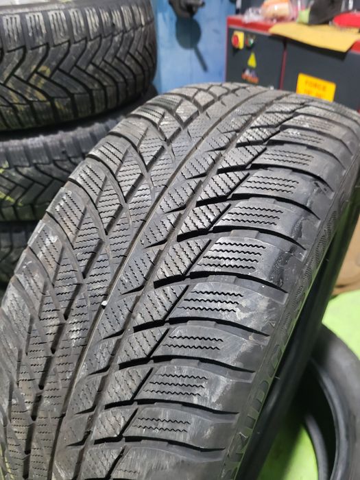 2 бр зимни 225/50/17 Bridgestone