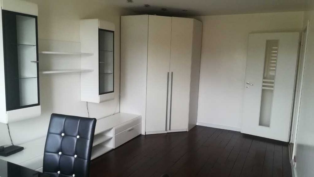 Дава се под наем Двустаен апартамент в София, Център - 65 кв.м за 598.23 € - Снимка #2