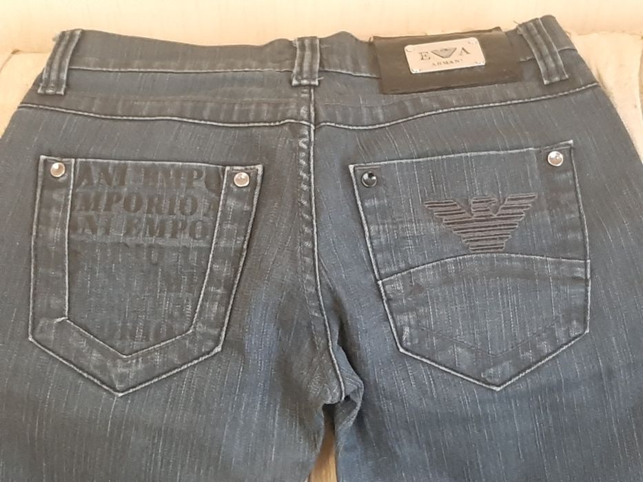 Серые джинсы на 42рр