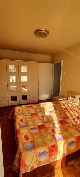 Inchiriez apartament cu 2 camere in zona Gojdu.