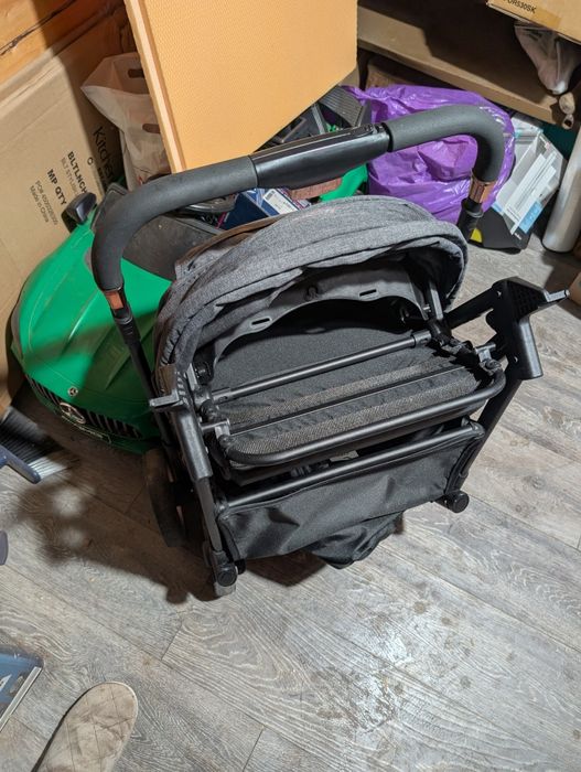 Carucior cu pliere compacta sport cu maner reversibil, tip troller, tr