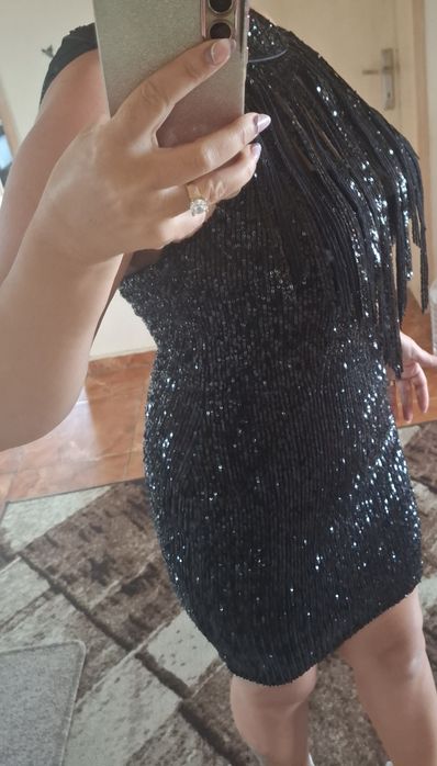 Къса черна рокля паети размер М