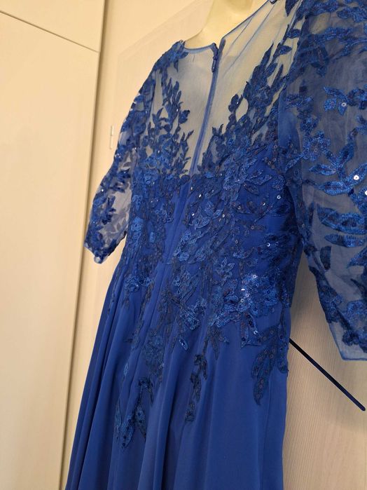 Нова официална рокля