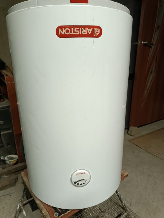 Продам Аристон на 80 литров