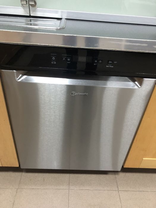 bucatarie lemn masiv  cu electrocasnice incluse