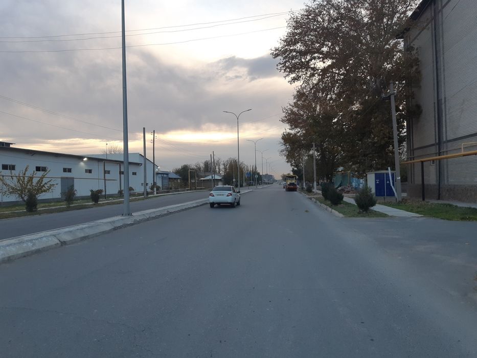 М.Улугбекский р-н,Учхоз! Про-ся 70-соток земельный участок и.т.д