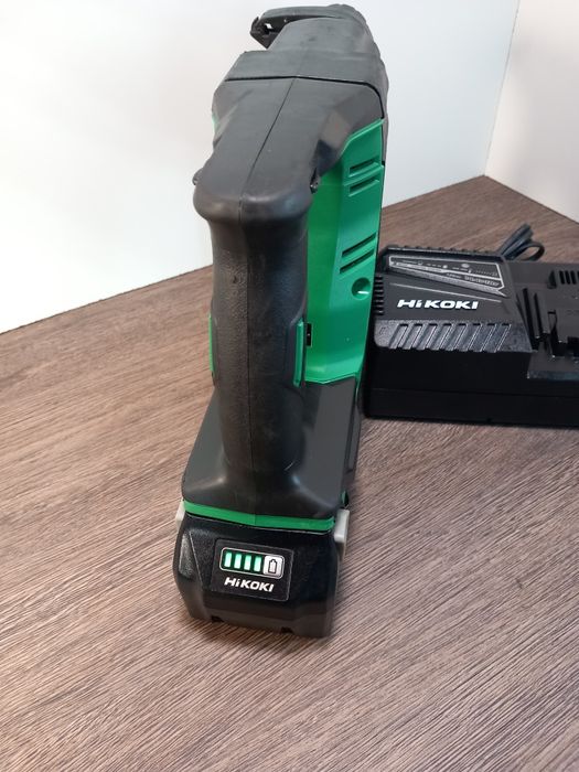Vând rotopercutor Hikoki