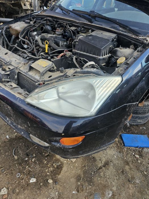 Bara fata faruri ford focus 1