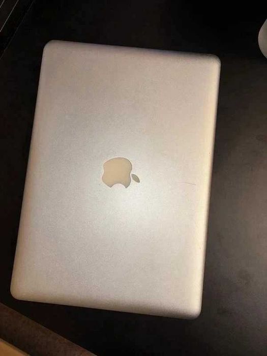 Macbook Pro 13” (Late 2011) / Apple Laptop
