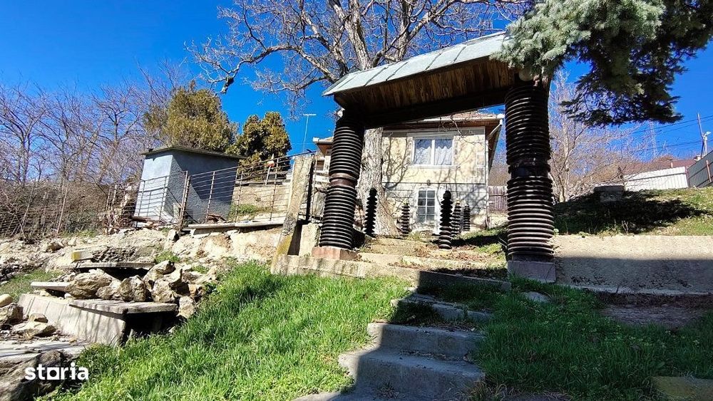 Teren intravilan de 1560 mp, front de 26 m, cu casa S+P, in Grigorescu