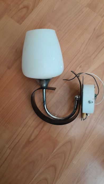 Светильник продается