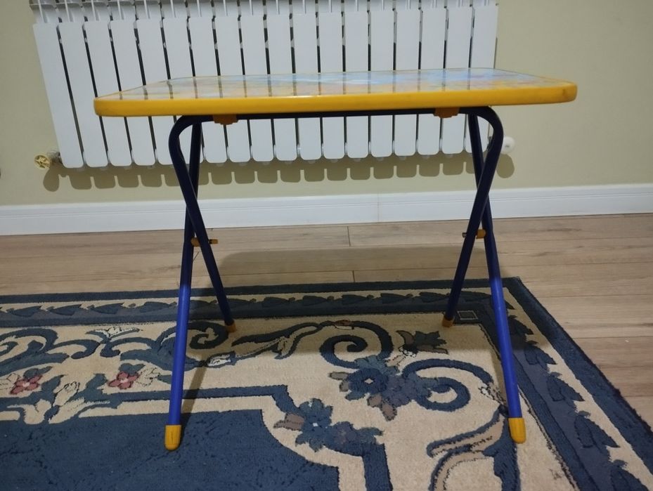 Продам Детский стол