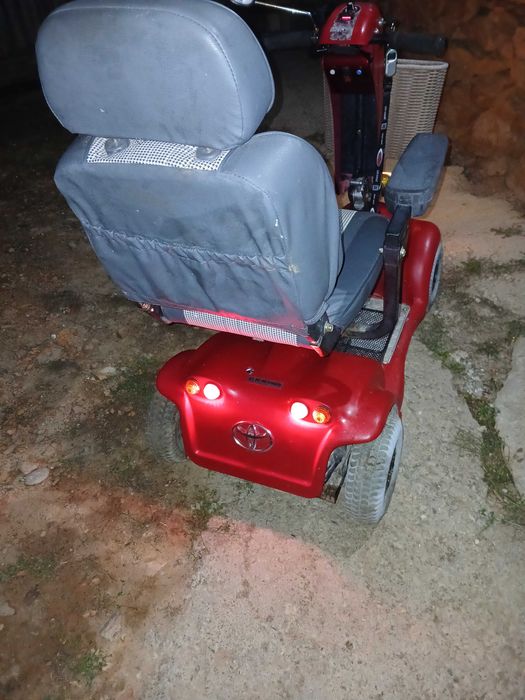 Cărucior bateri (pensionari,,handicap,dizabilitate, etc)