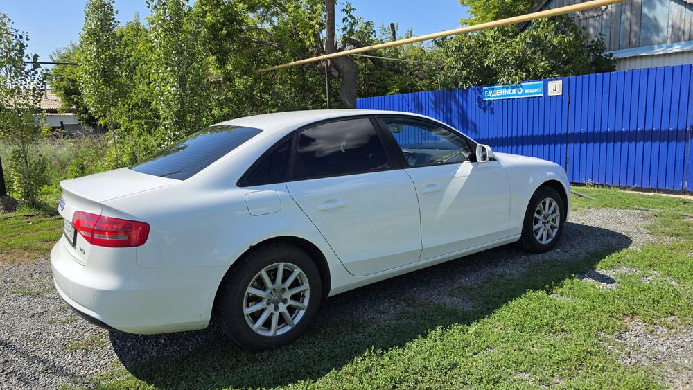 Audi A4 1.8 tfsi 2012г