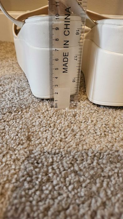 Бели Сандали на платформа