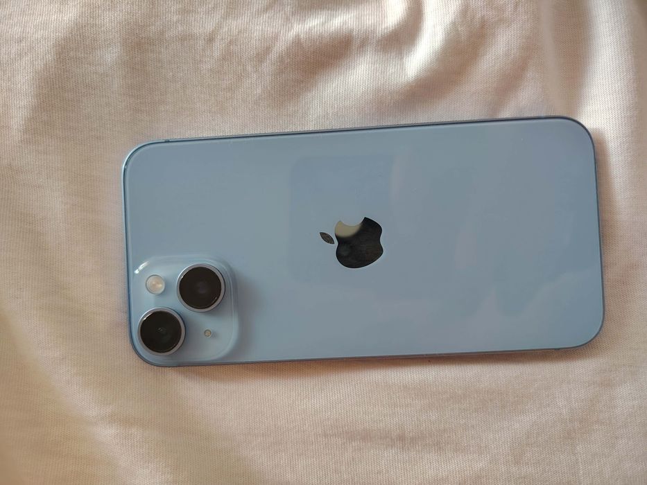 Vând iPhone 14, 128GB, culoare Blue, în stare foarte bună! Telefonul arată și funcționează perfect, folosit mereu cu husă  starea baterie 84