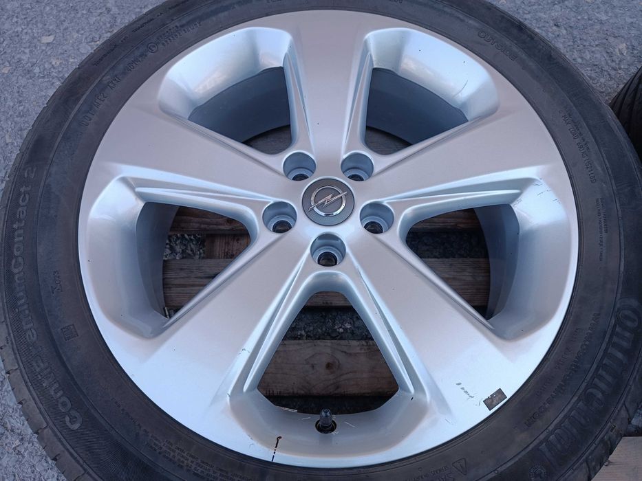Лети джанти 18ки 5х105 Opel + летни гуми 215/55/18 Continental