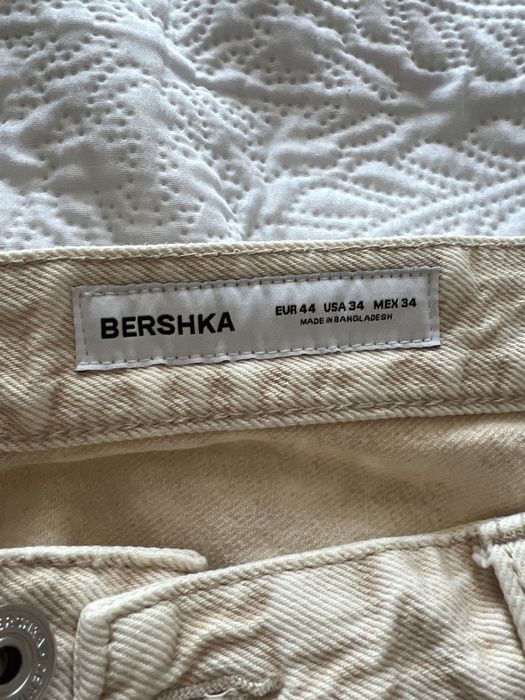 Продам джинсы bershka