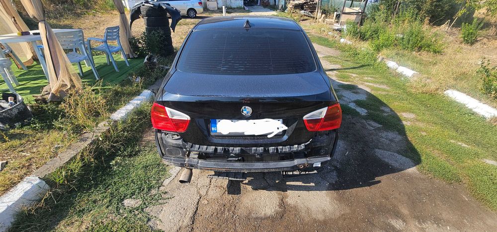 BMW e90 части броня багажник с стопове