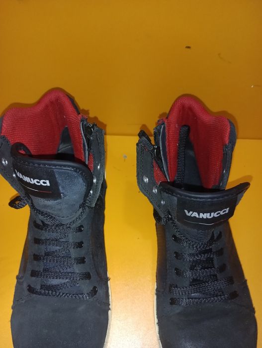 Vanucci кожени кецове N 41