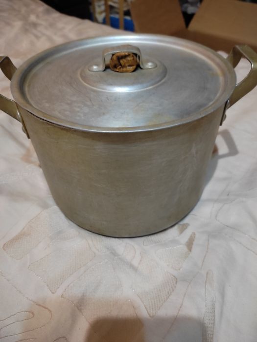 Продам  много разных кастрюль